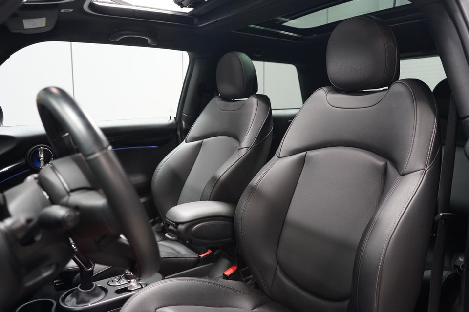 MINI Cooper SE Classic Trim 3d