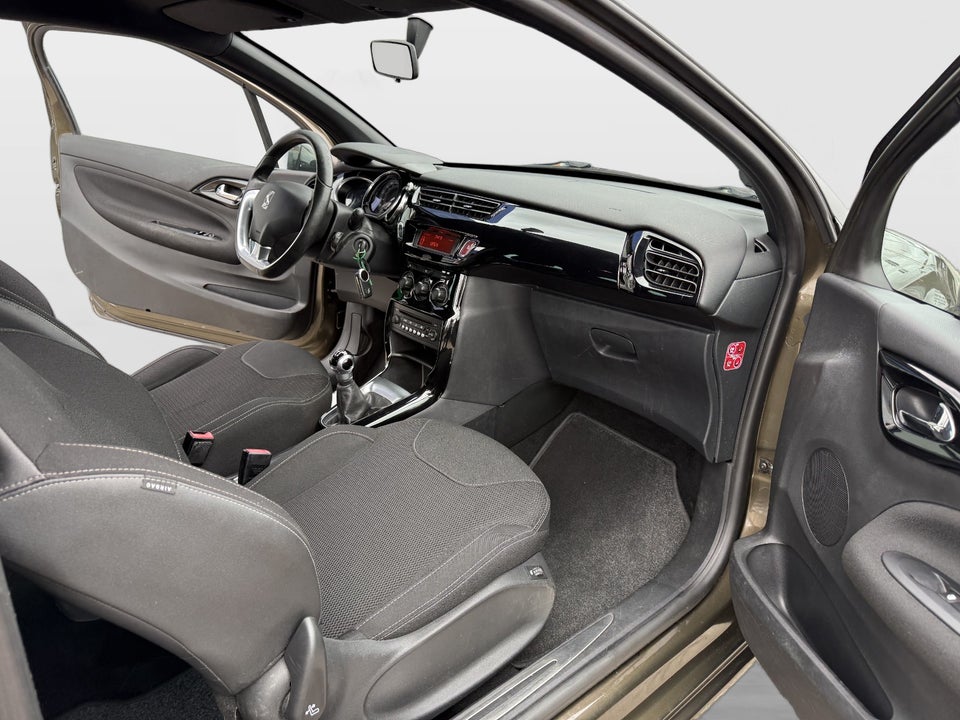 Citroën DS3 1,6 e-HDi 90 Style 3d