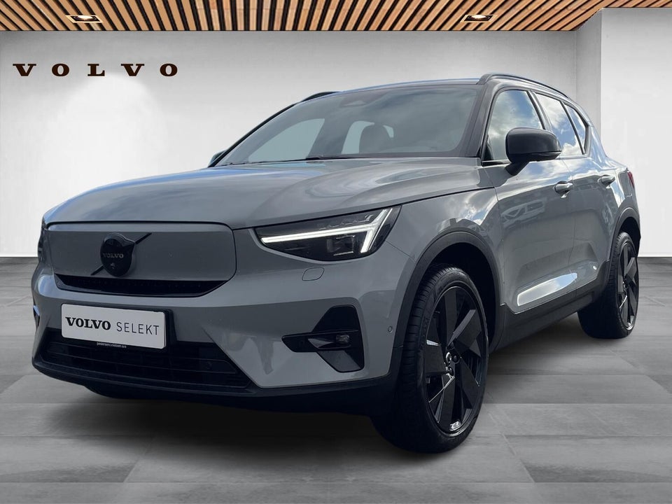 Volvo EX40 Extended Range Black Edition Excess 5d