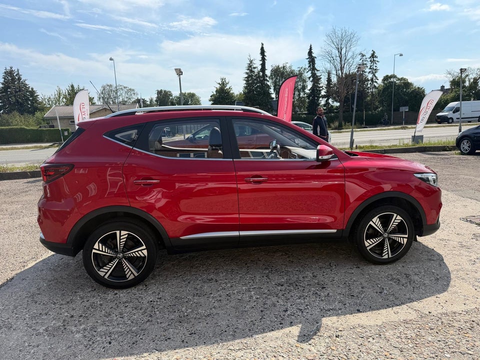 MG ZS EV Luxury 5d