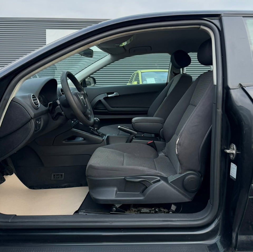 Audi A3 1,6 Attraction 3d