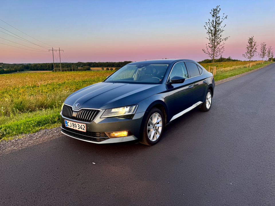 Skoda Superb 1,6 TDi 120 Style DSG 5d