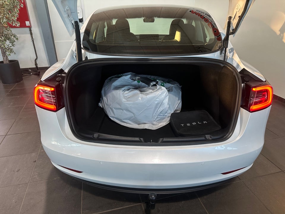 Tesla Model 3 Long Range AWD 4d