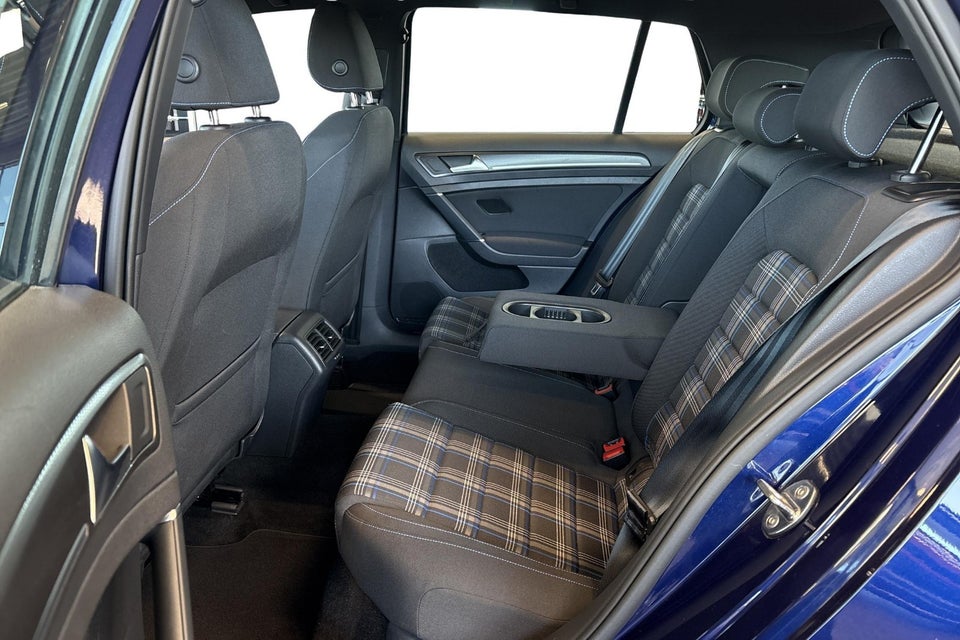 VW Golf VII 1,4 GTE DSG 5d