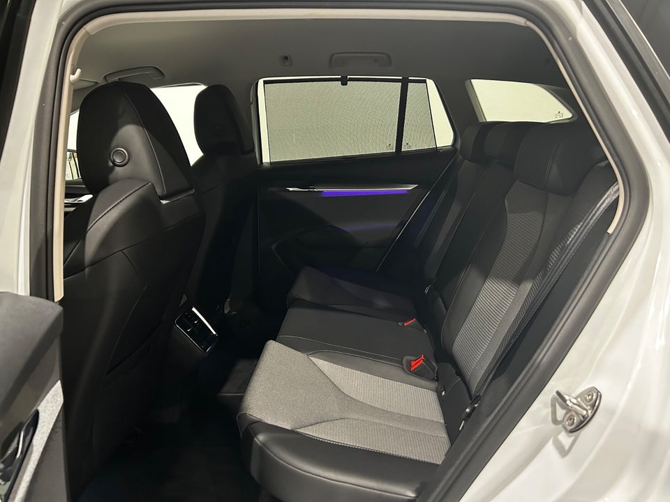 Skoda Enyaq 60 iV Plus Lodge 5d
