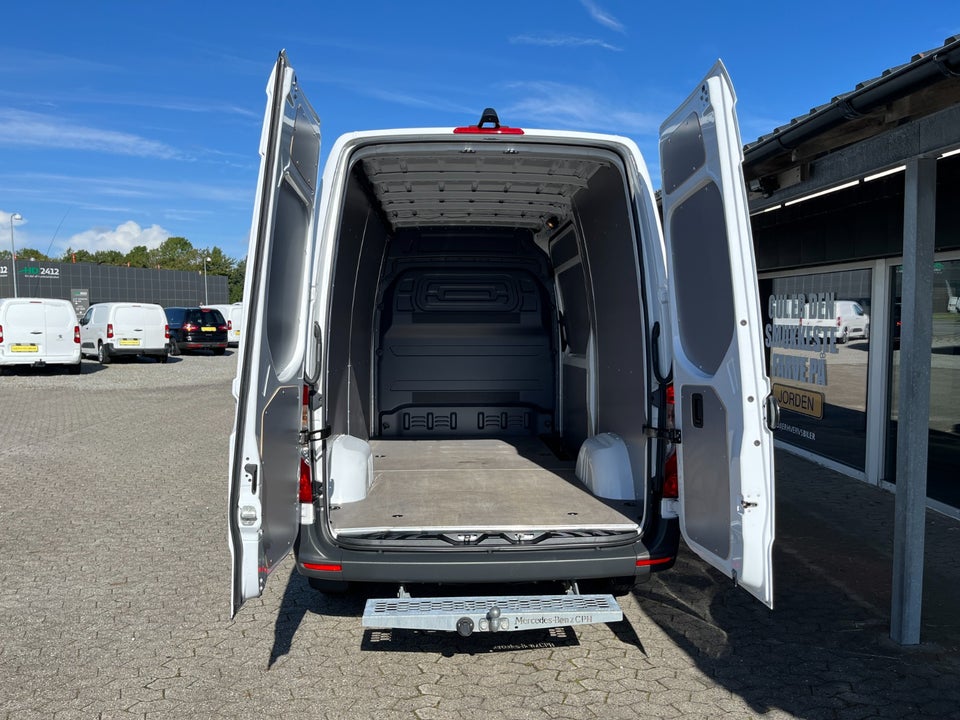 Mercedes Sprinter 317 2,0 CDi A2 Kassevogn aut. RWD