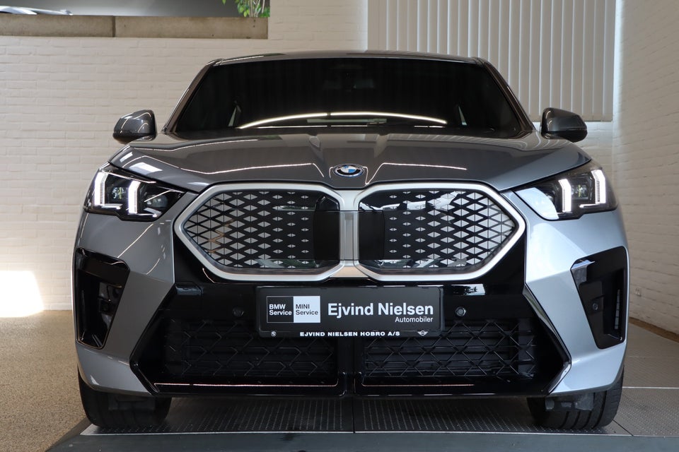 BMW iX2 xDrive30 M-Sport Premium 5d