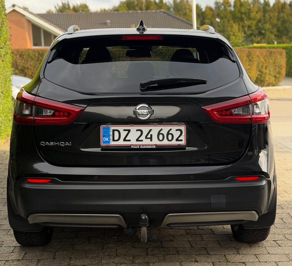 Nissan Qashqai 1,2 Dig-T 115 Tekna 5d