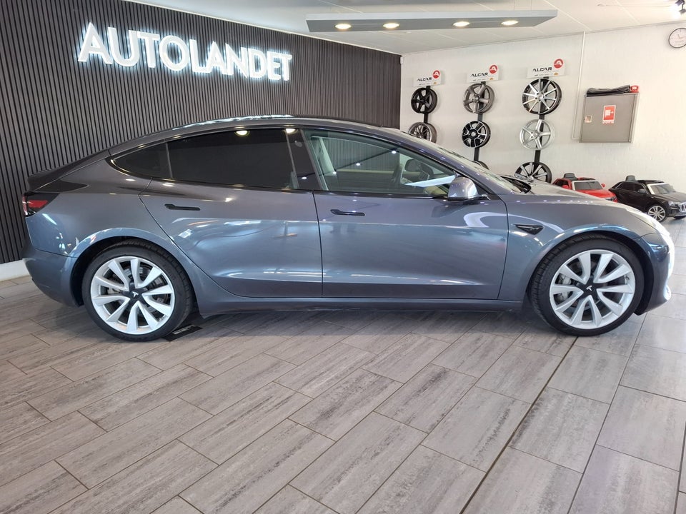 Tesla Model 3 Long Range AWD 4d