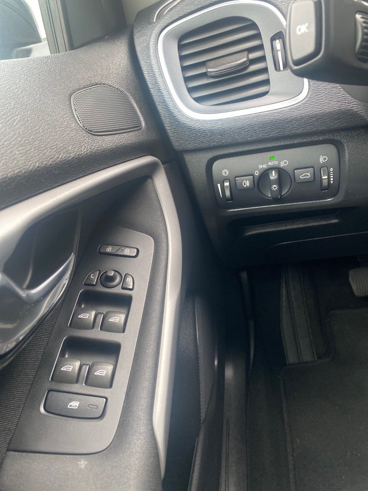 Volvo V40 2,0 D4 190 R-Design Drive-E 5d