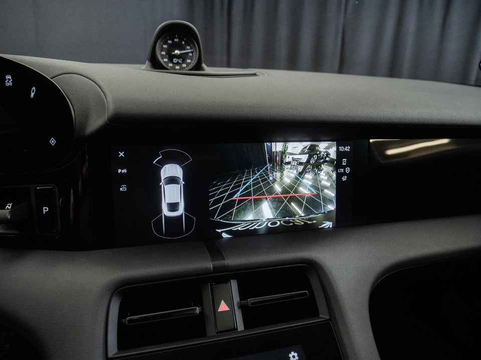 Porsche Taycan Performance+ 4d