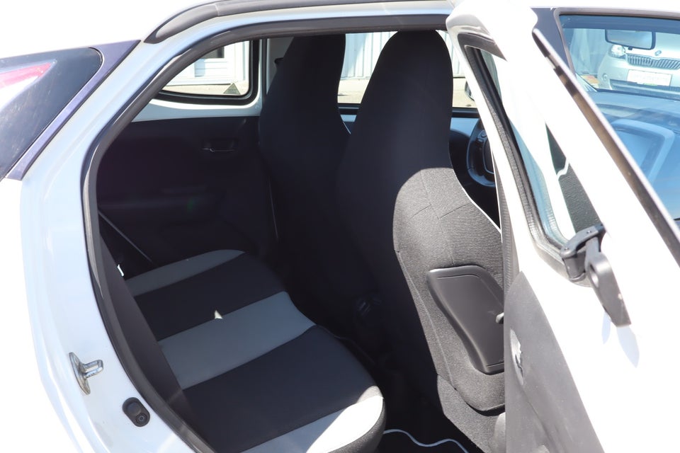 Toyota Aygo 1,0 VVT-i x-clusiv 5d