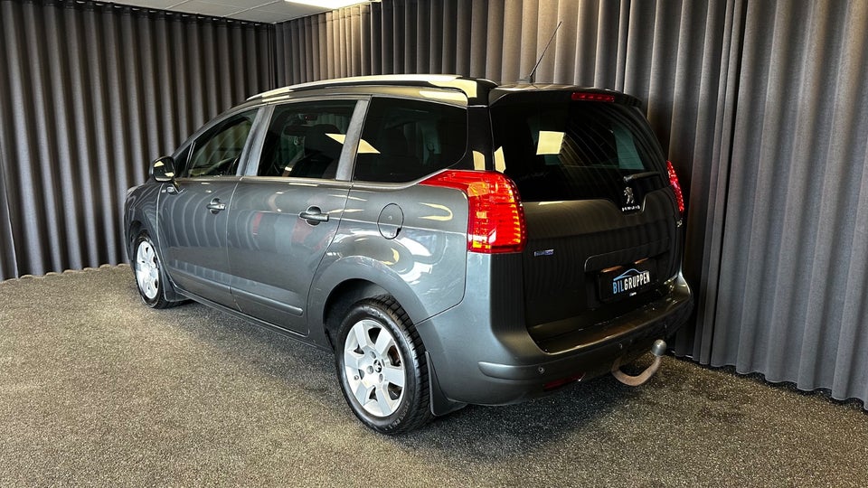 Peugeot 5008 1,6 BlueHDi 120 Style 7prs 5d