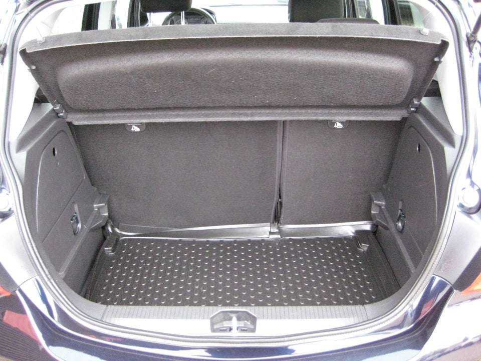 Opel Corsa 1,4 16V Impress 5d