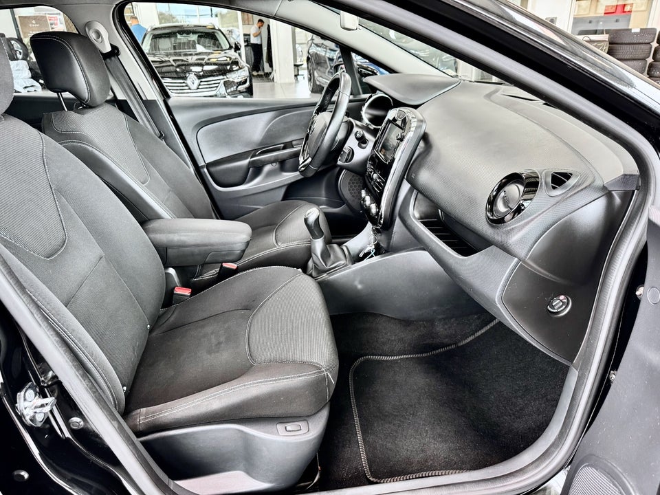 Renault Clio IV 0,9 TCe 90 Expression Sport Tourer 5d