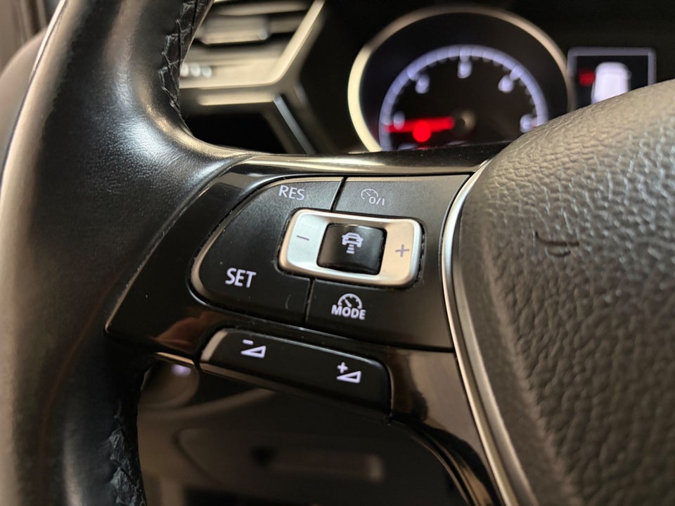 VW Touran 2,0 TDi 150 Highline DSG 5d