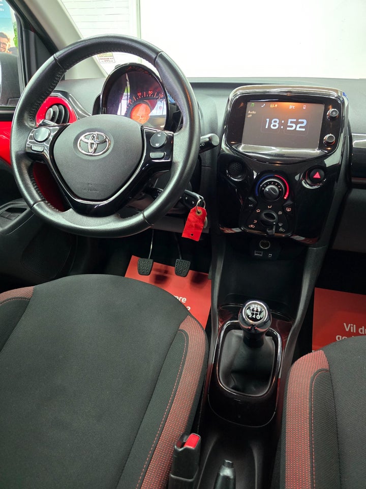 Toyota Aygo 1,0 VVT-i x-play 5d