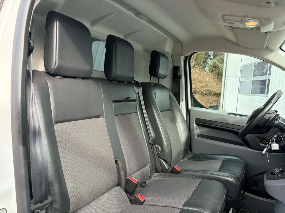 Toyota ProAce 2,0 D 122 Medium Comfort Master aut. 5d