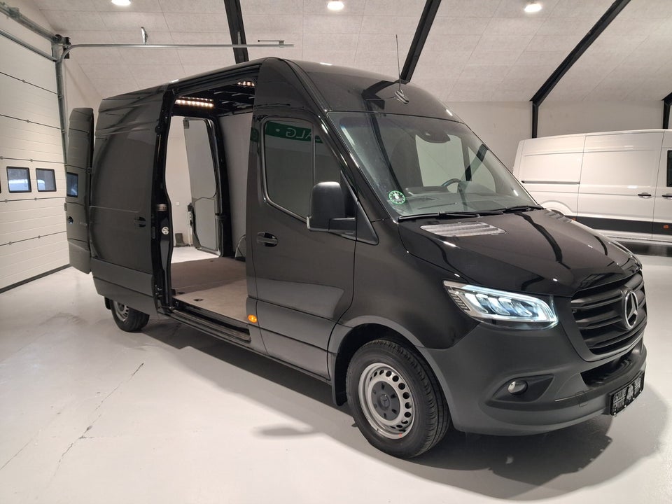 Mercedes Sprinter 215 2,0 CDi A2 Kassevogn aut. FWD
