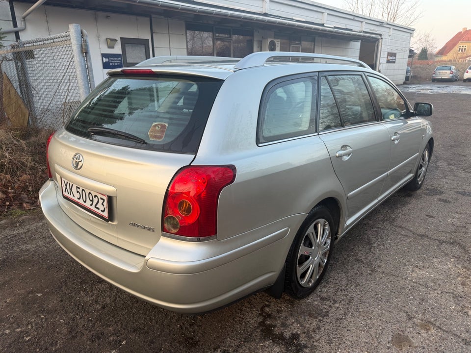 Toyota Avensis 1,8 VVT-i Sol stc. 5d
