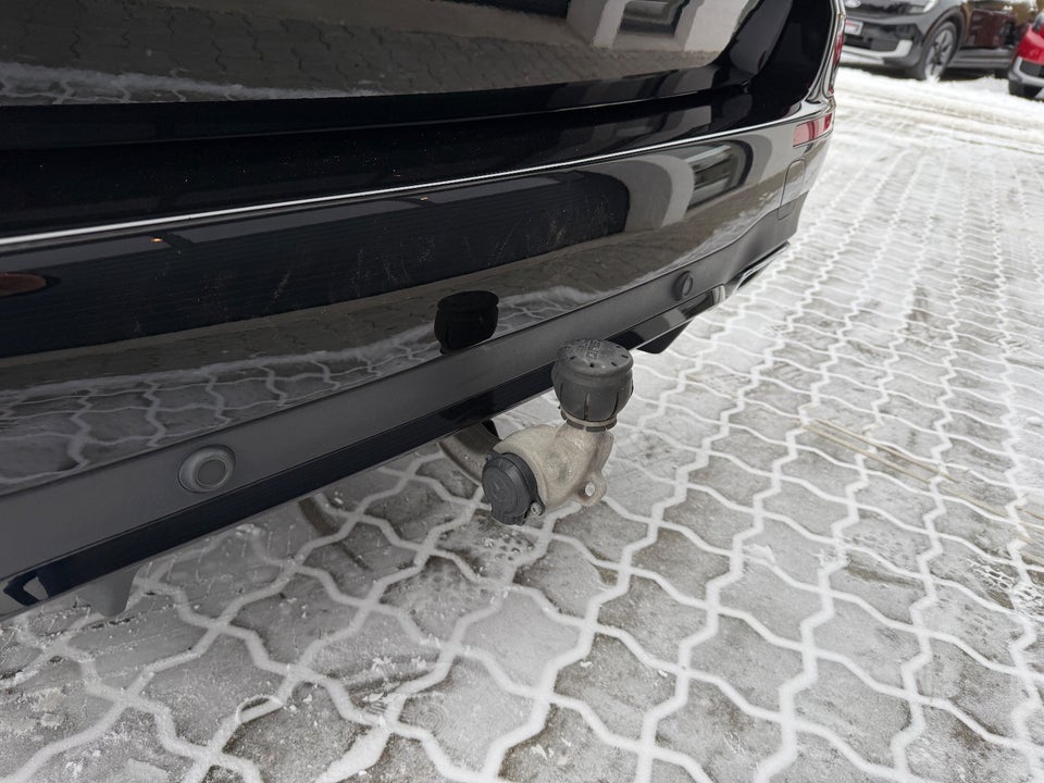 Mercedes E300 e 2,0 AMG Line stc. aut. 5d