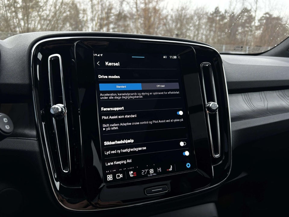 Volvo EX40 Extended Range Black Edition 5d