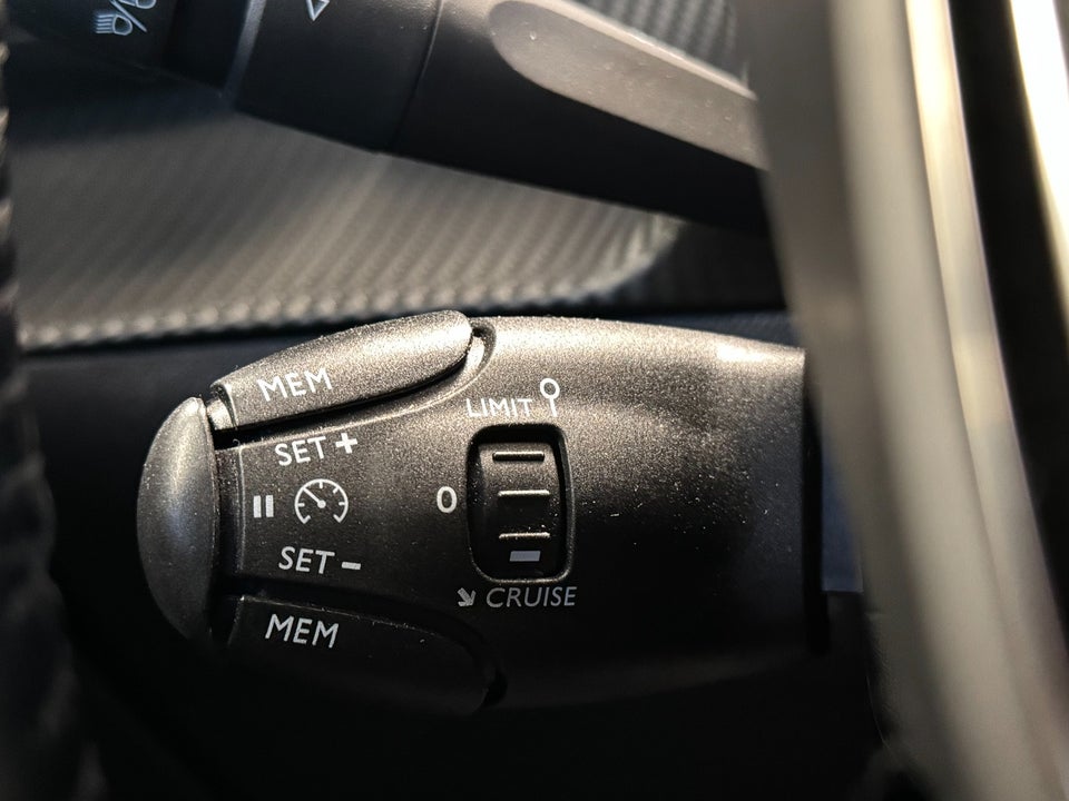 Peugeot e-2008 50 Active Pack 5d