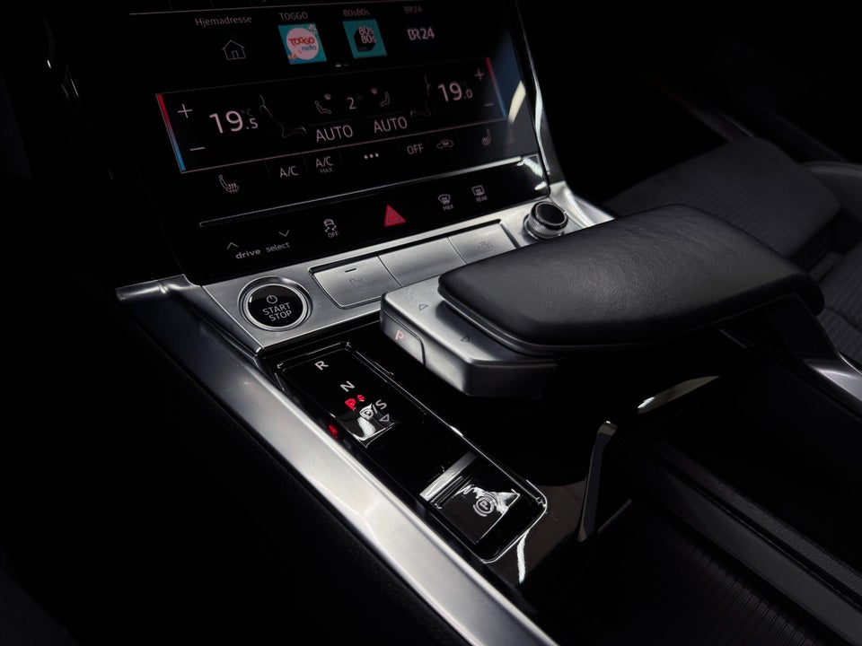 Audi e-tron 55 S-line quattro 5d