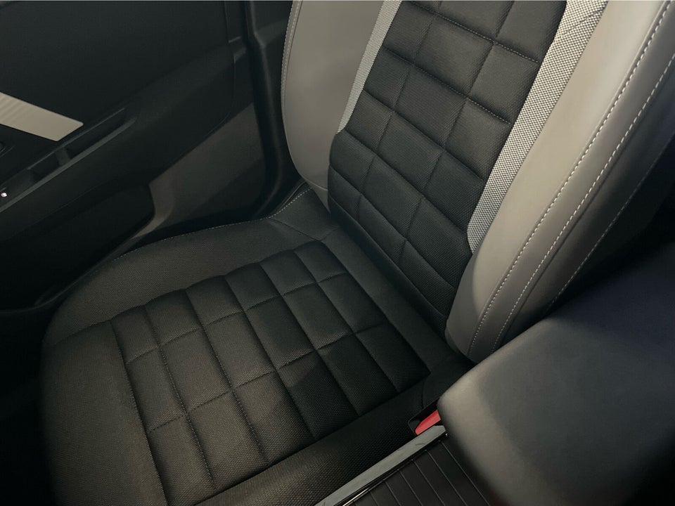Citroën ë-C4 X 50 Plus 4d