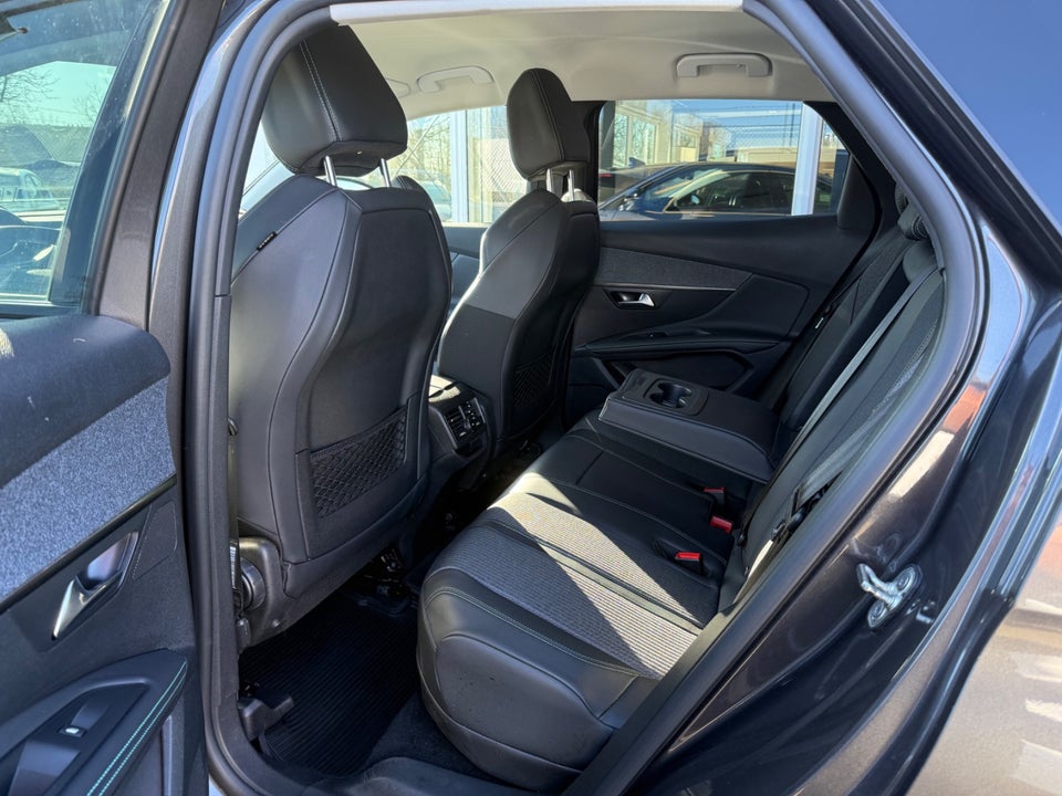 Peugeot 3008 1,6 Hybrid Allure Pack EAT8 5d