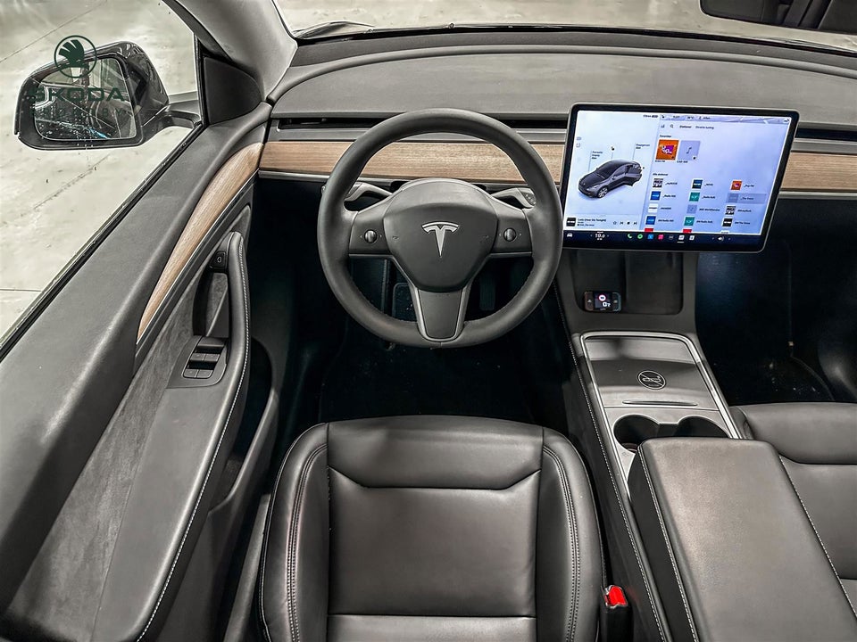 Tesla Model Y Long Range AWD 5d