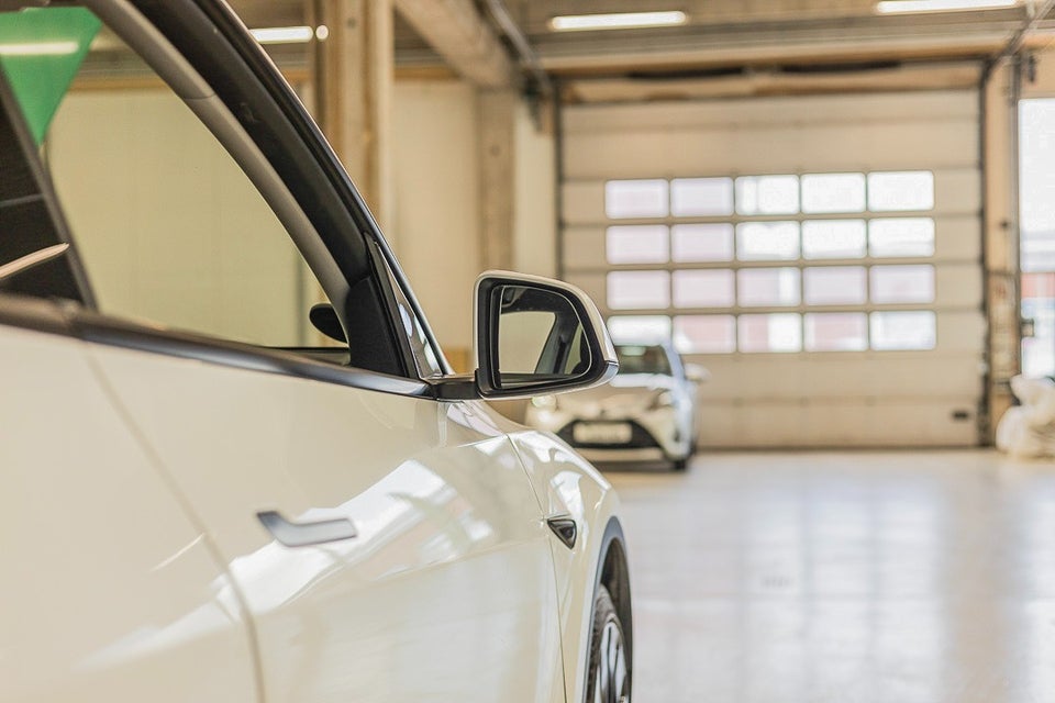 Tesla Model Y Long Range AWD 5d