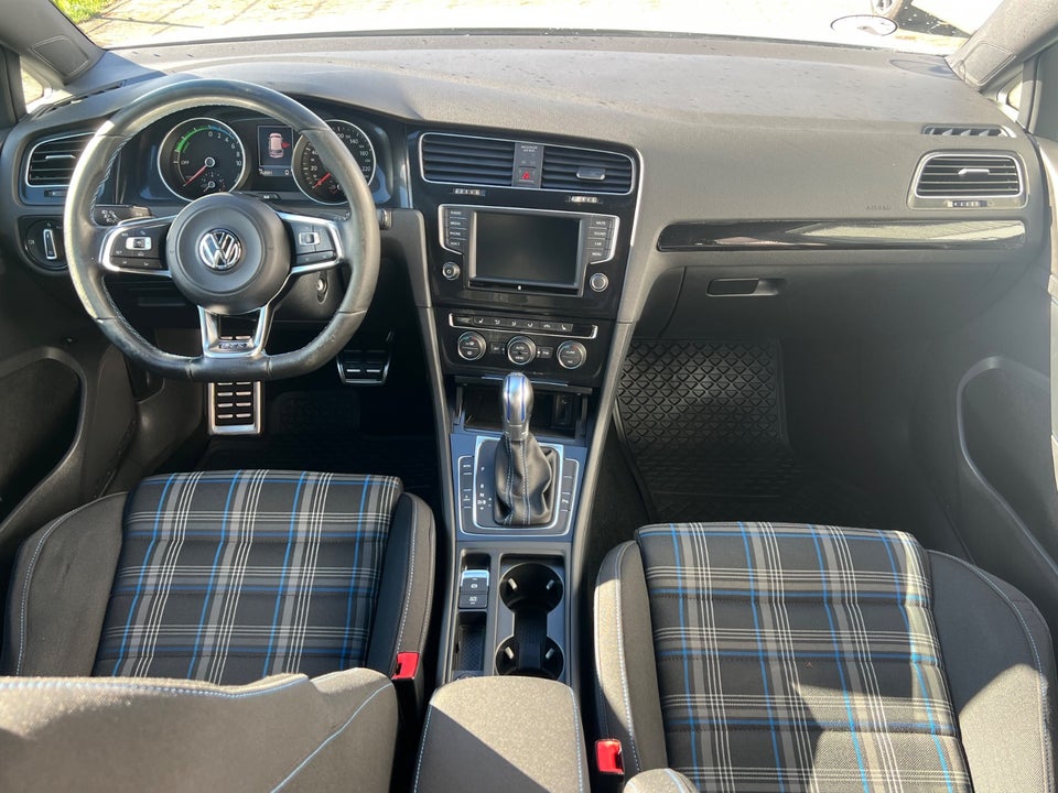 VW Golf VII 1,4 GTE Highline DSG 5d