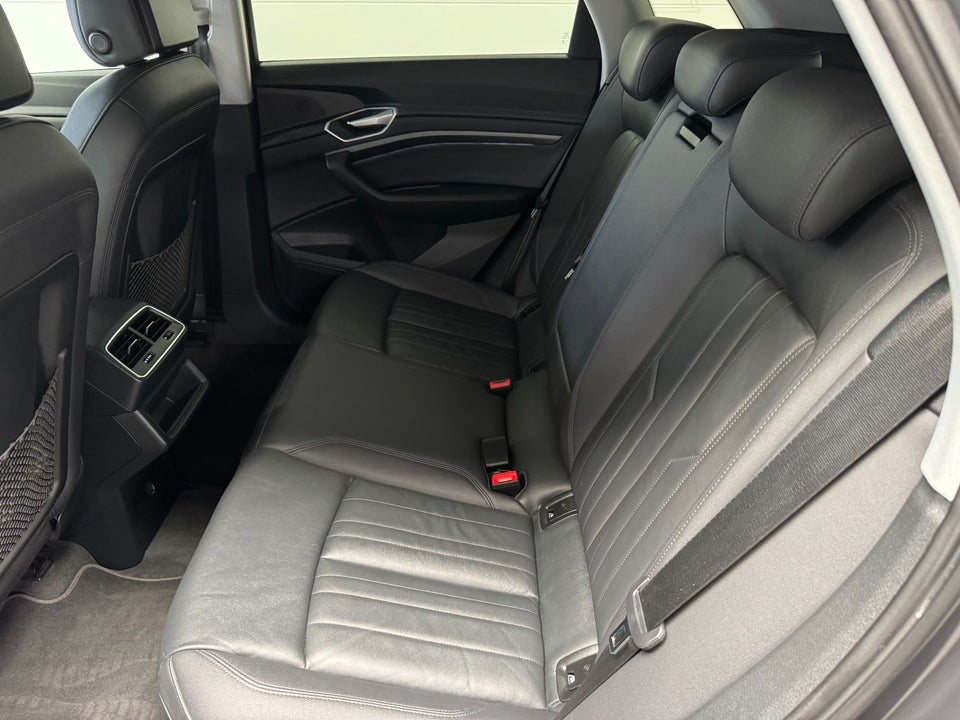 Audi e-tron 55 quattro 5d