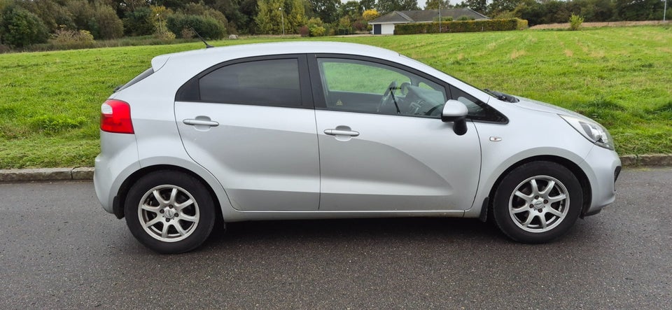 Kia Rio 1,2 CVVT Premium 5d