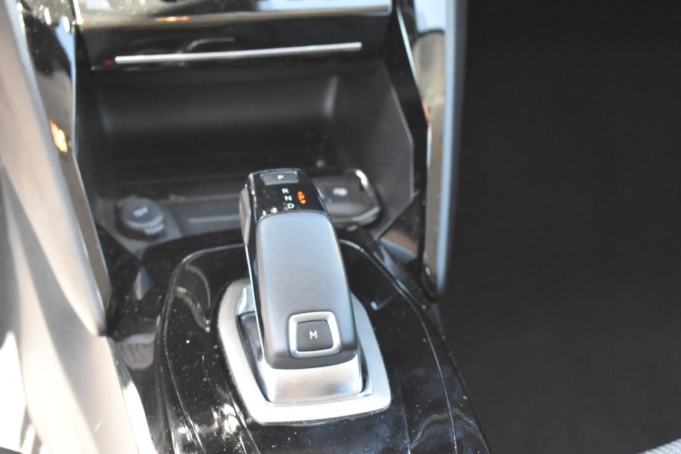 Peugeot 208 1,2 PureTech 100 Allure EAT8 5d