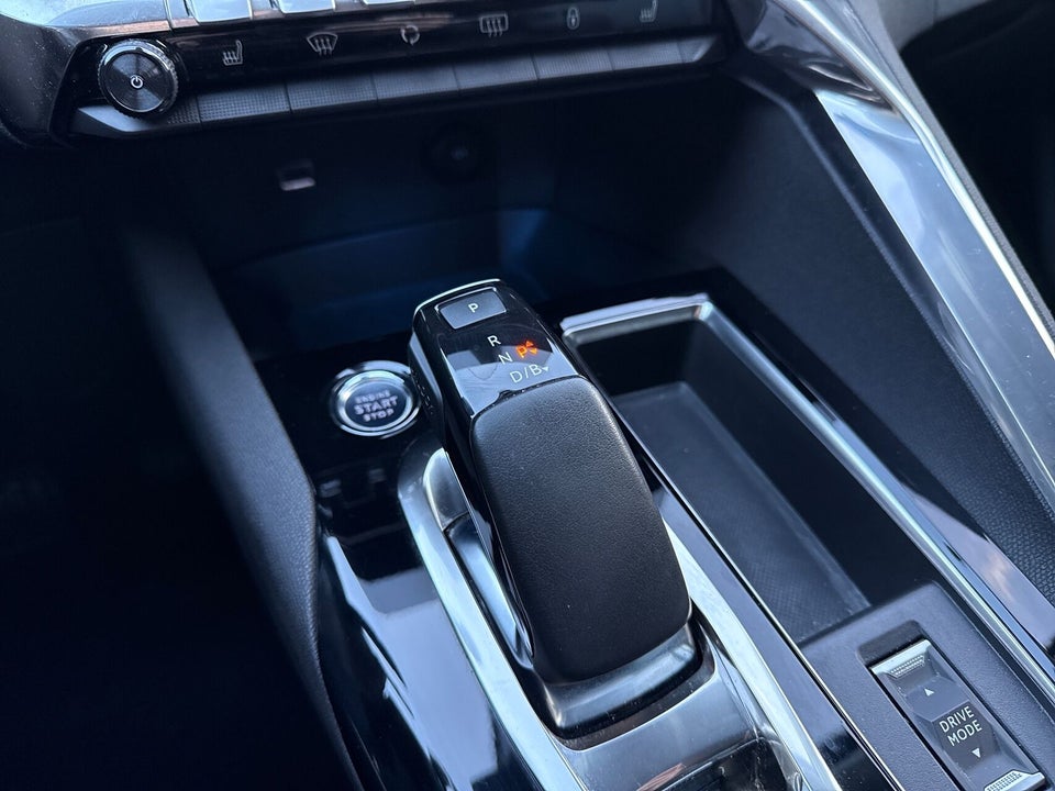 Peugeot 3008 1,6 Hybrid First Selection EAT8 5d