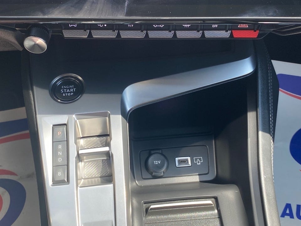 Peugeot 308 1,6 Hybrid First Selection EAT8 5d