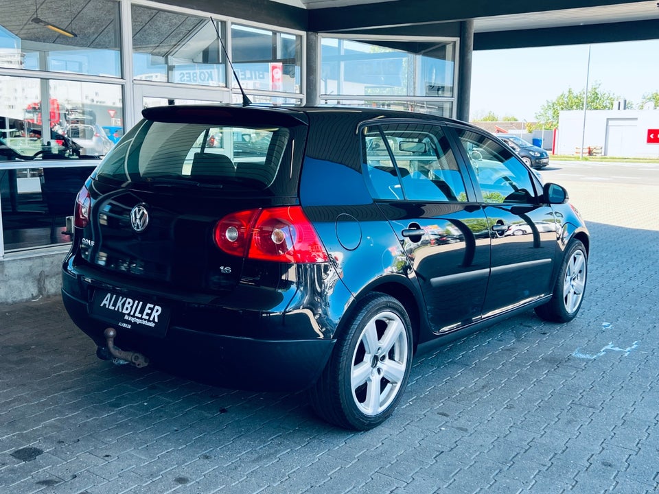 VW Golf V 1,6 Comfortline 5d