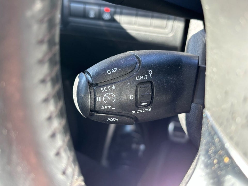 Peugeot 308 1,6 BlueHDi 120 Allure Sky SW EAT6 5d