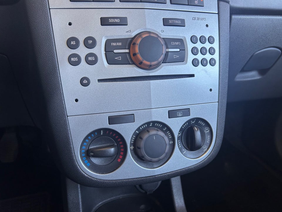 Opel Corsa 1,2 16V Cosmo 5d