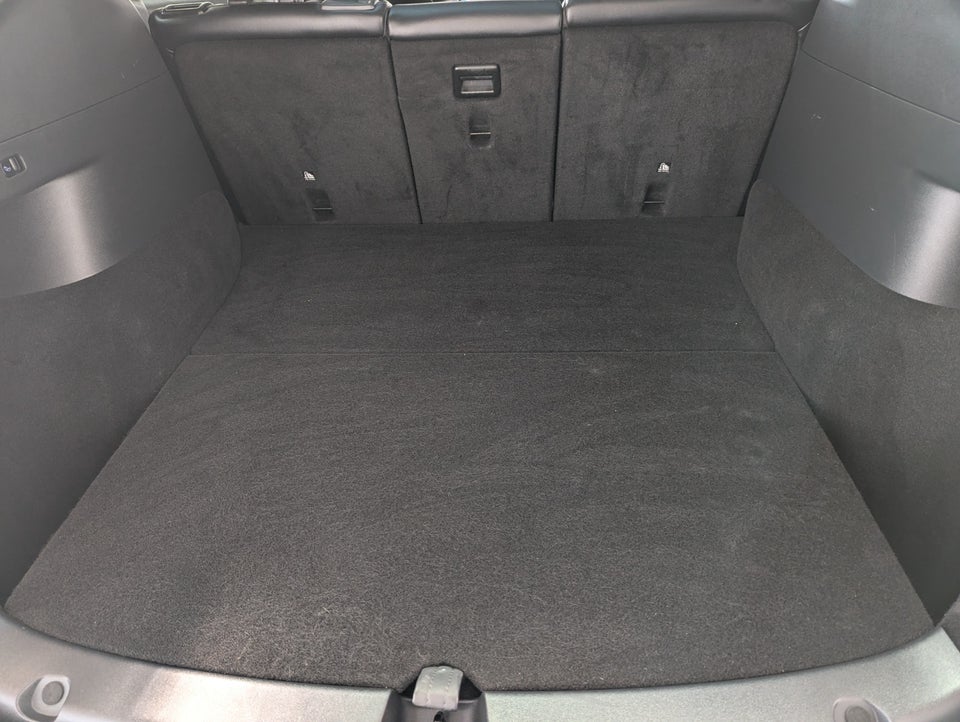 Tesla Model Y Long Range AWD 5d