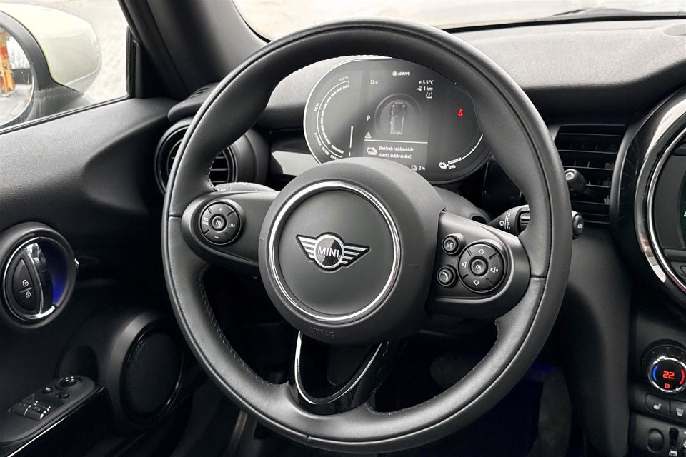 MINI Cooper SE Trim M Greenwich 3d