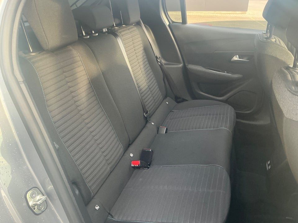 Peugeot e-208 50 Style 5d