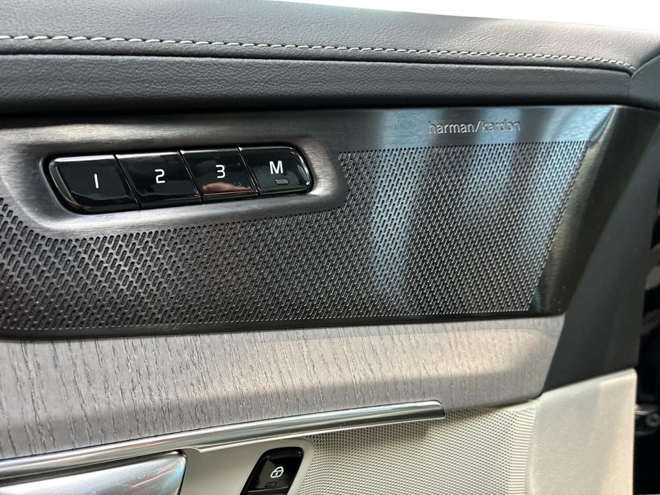 Volvo XC90 2,0 T8 ReCharge Ultra Dark aut. AWD 7prs 5d