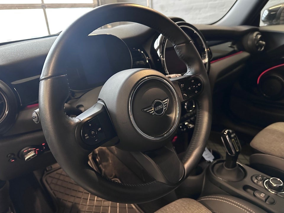 MINI Cooper SE Essential 3d