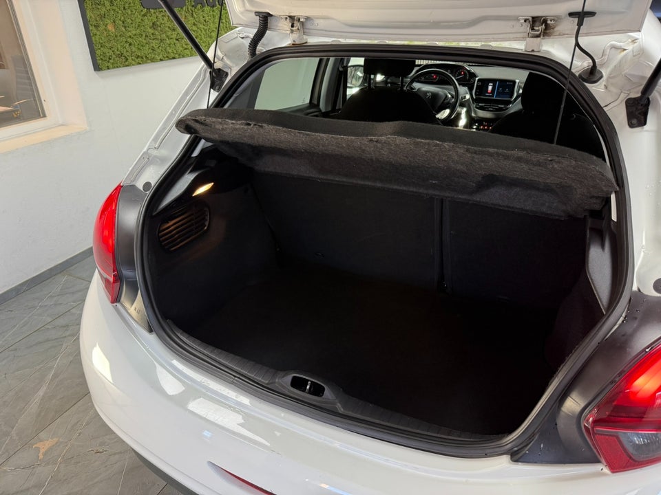 Peugeot 208 1,6 BlueHDi 75 Active 5d