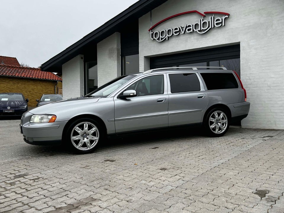 Volvo V70 2,4 170 Momentum aut. 5d