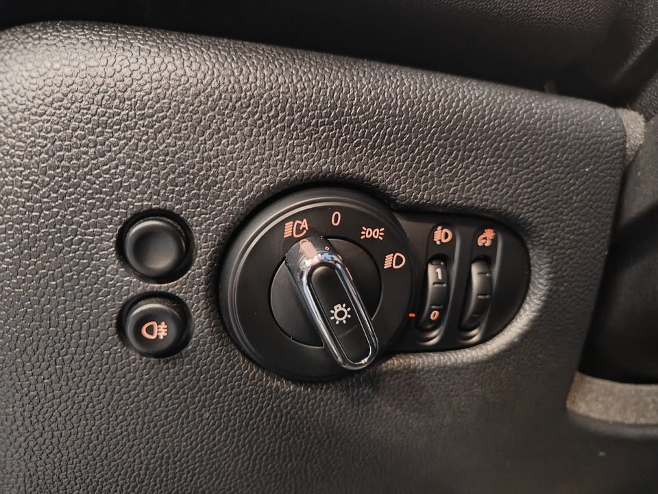 MINI Cooper SE Essential 3d