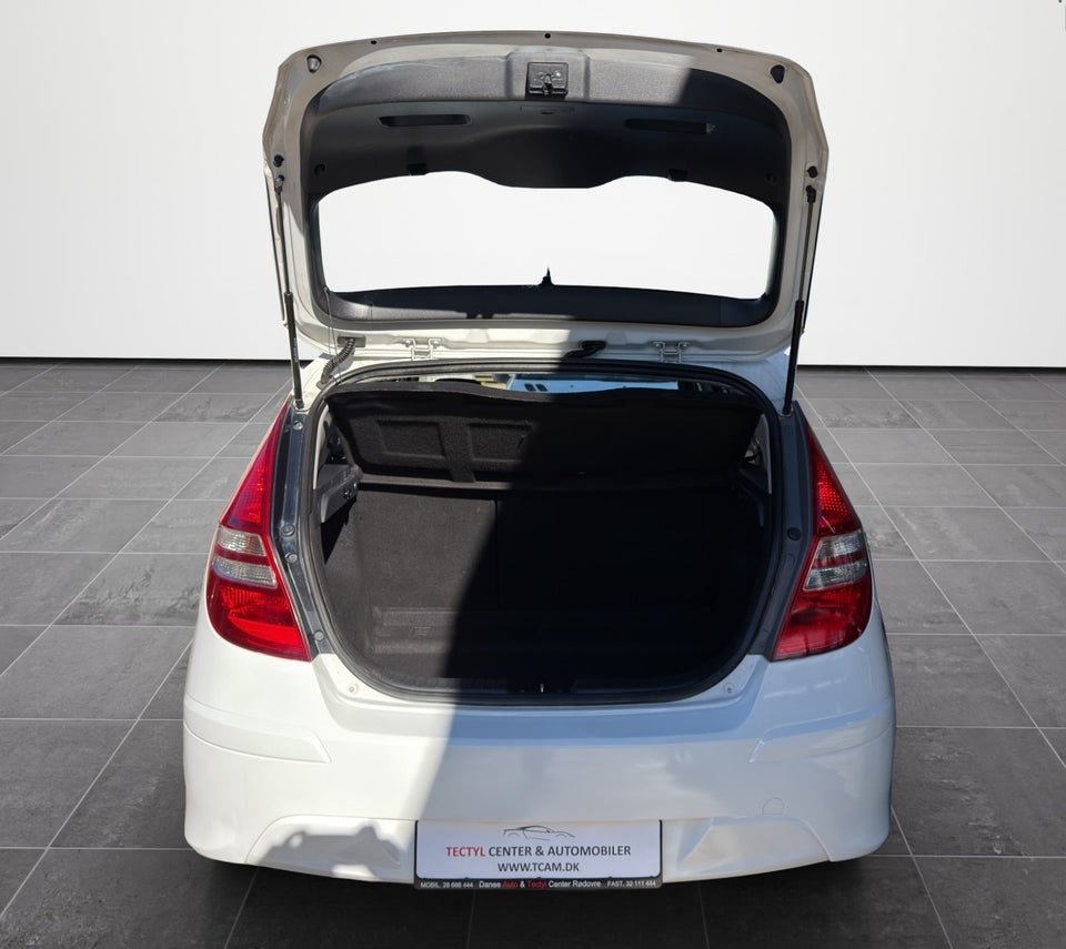 Hyundai i30 1,6 CRDi 90 Classic Eco 5d